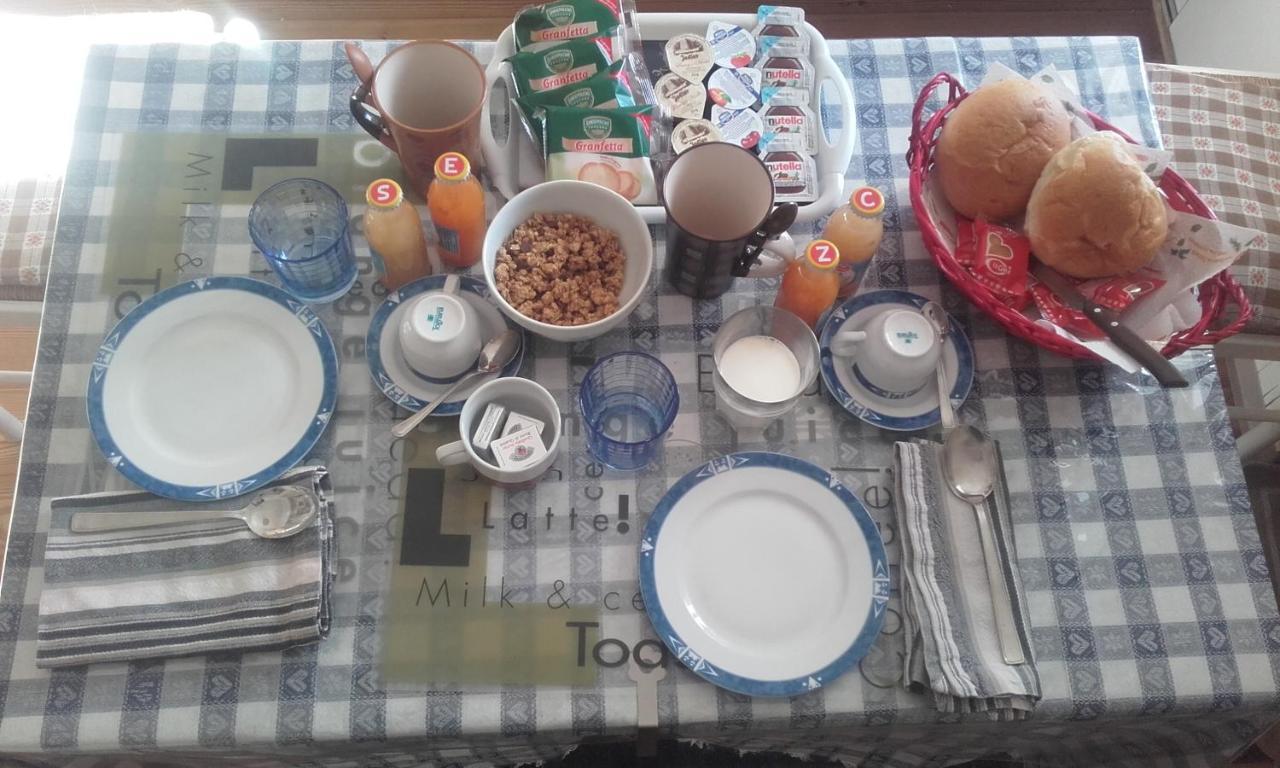B&B Signora Elvira Capriana Extérieur photo